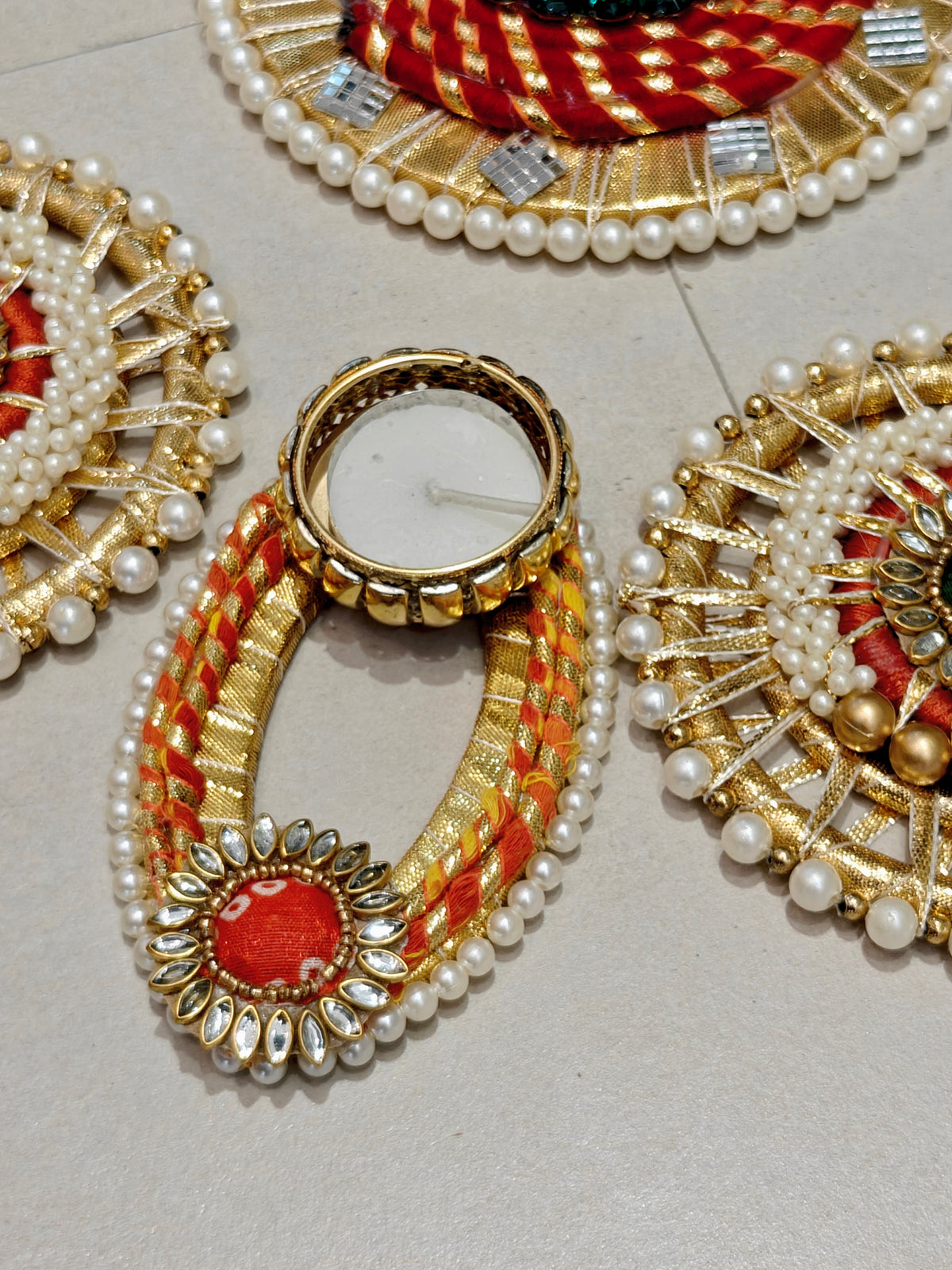 Red & Gold Spiral Rangoli Set with Loop Tealight Holders