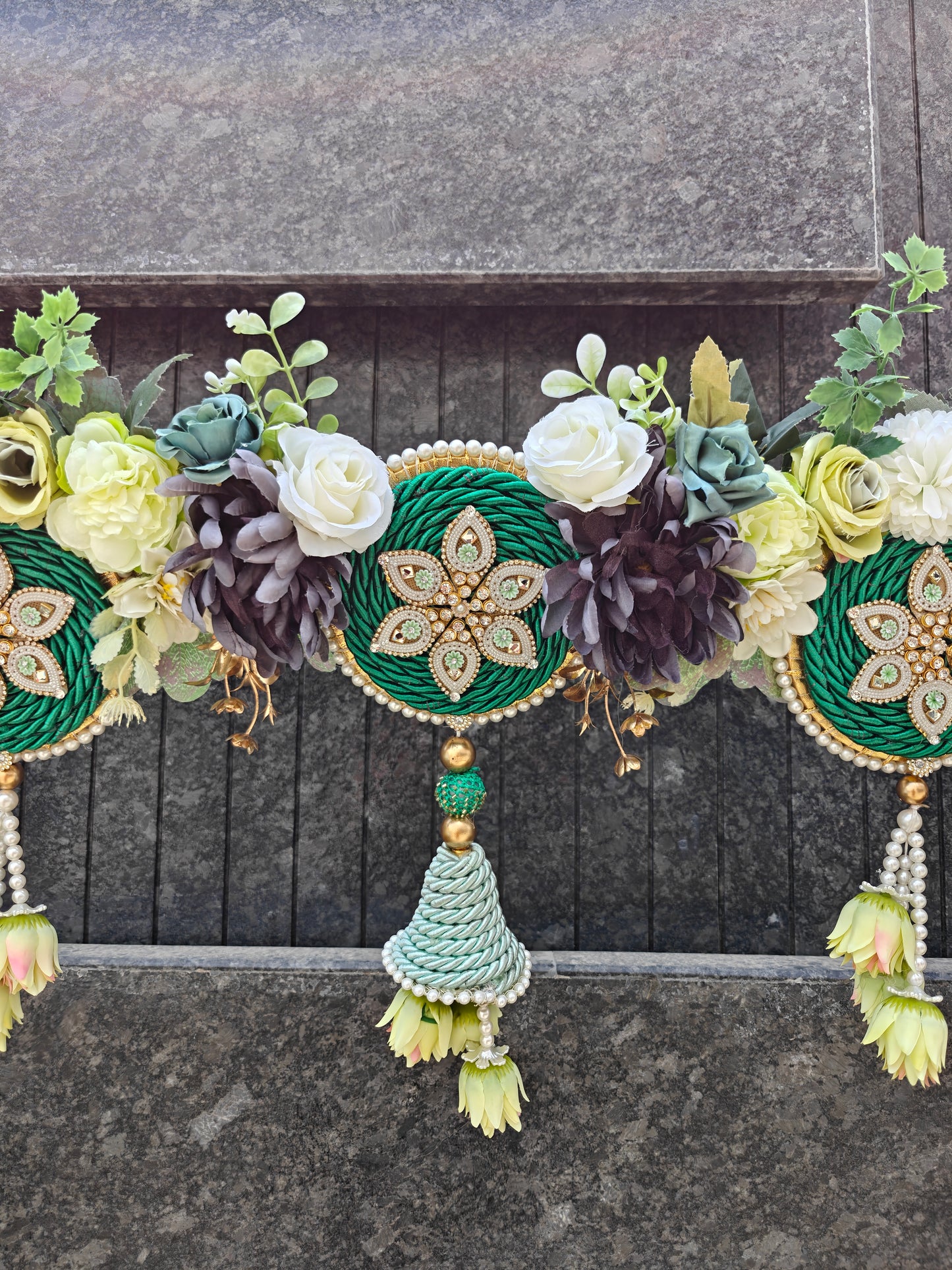 Green Rope Medallion Bandhanwar with Kundan Centers & Ivory-Green Floral Clusters | 40 Inch