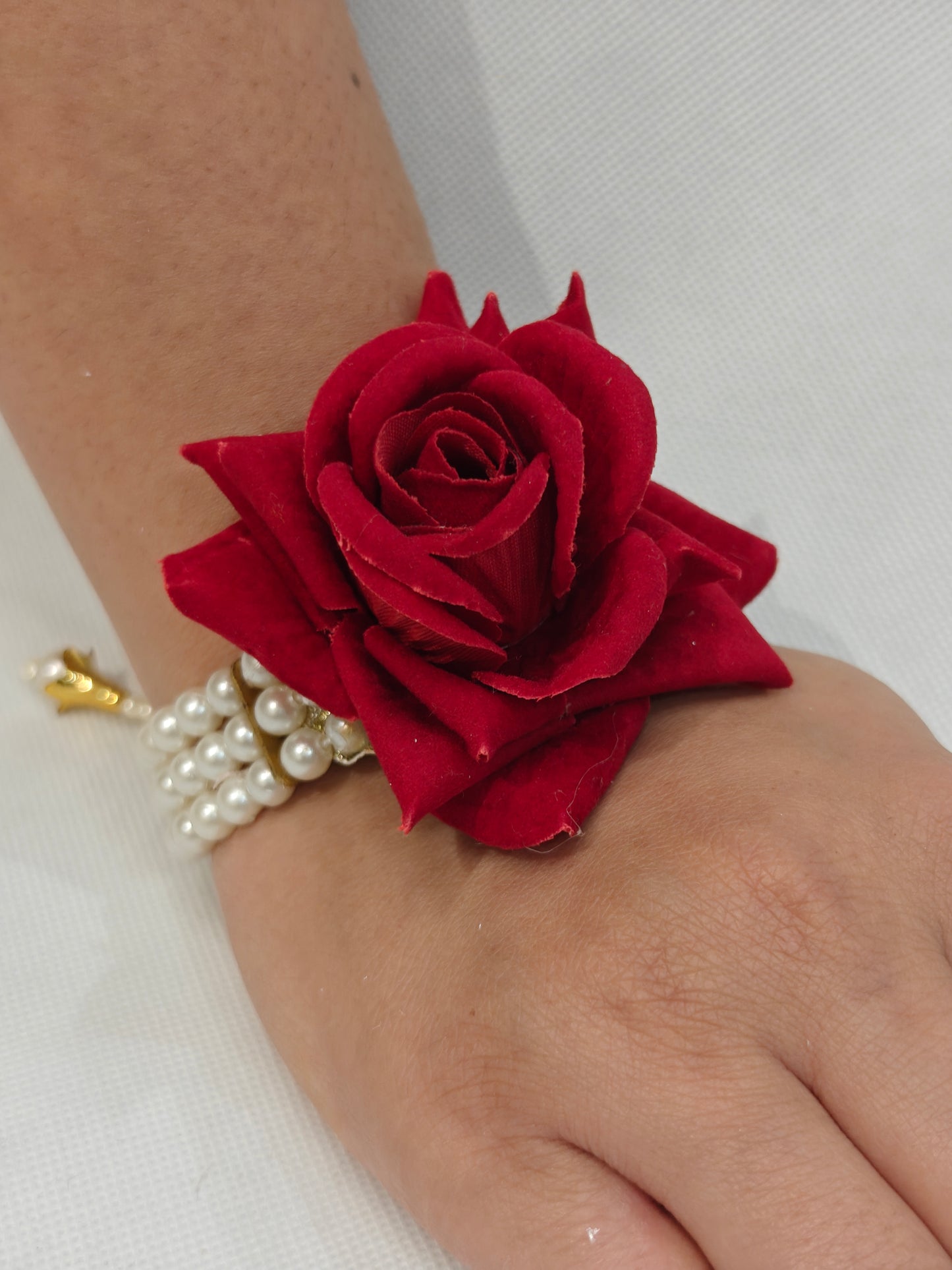 Handcrafted-Red-Rose-Bracelet-for-Wedding-and-Mehendi.webp