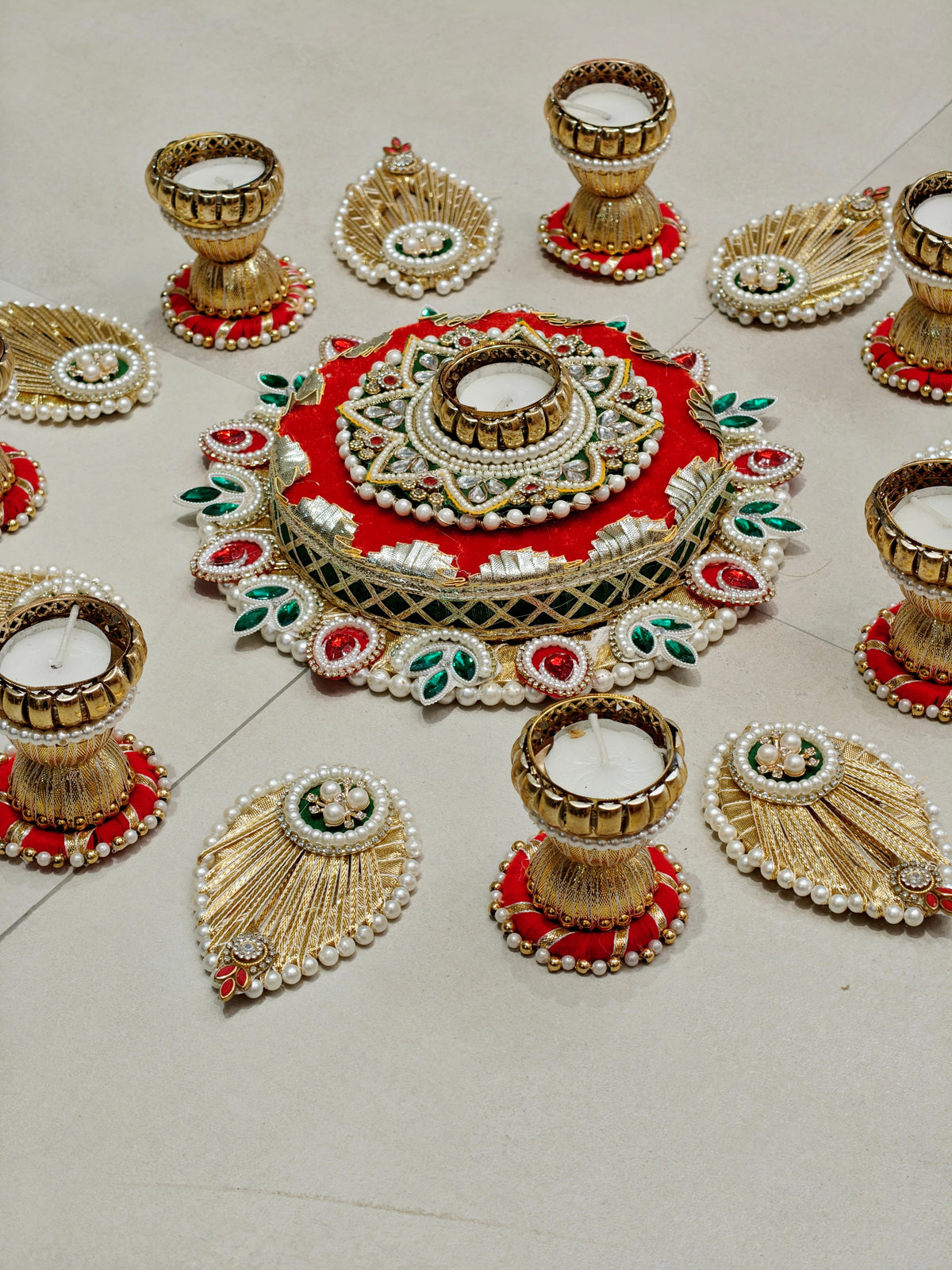 Red & Green Kundan Leaf Border Rangoli Set with Tealight Holders