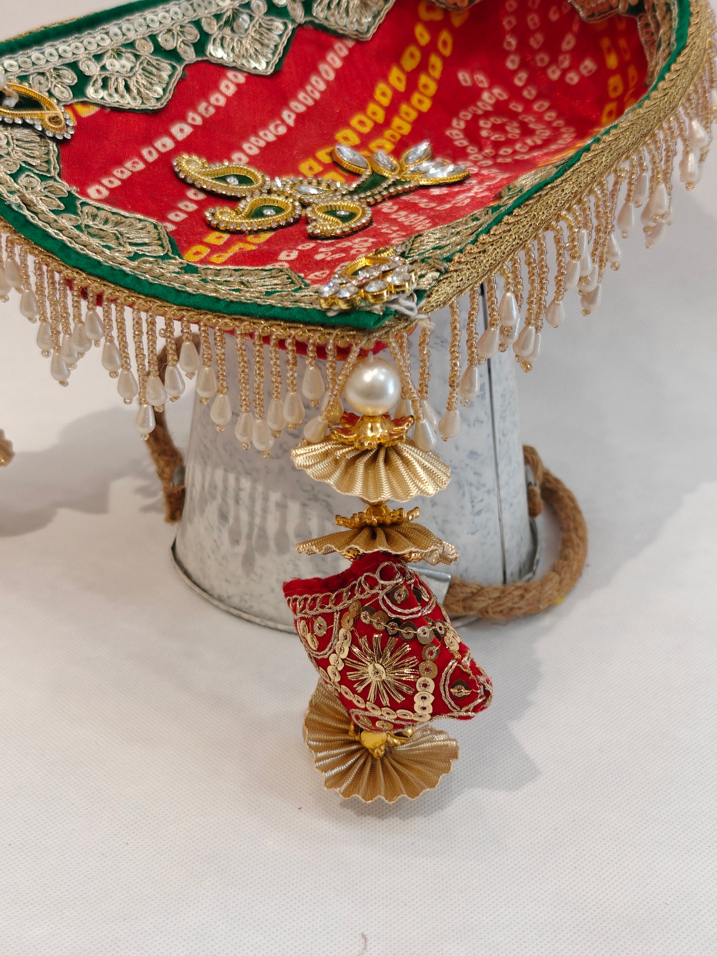 Small Soupda / Small Chaaj | Red Bandhani | The Wedding Station