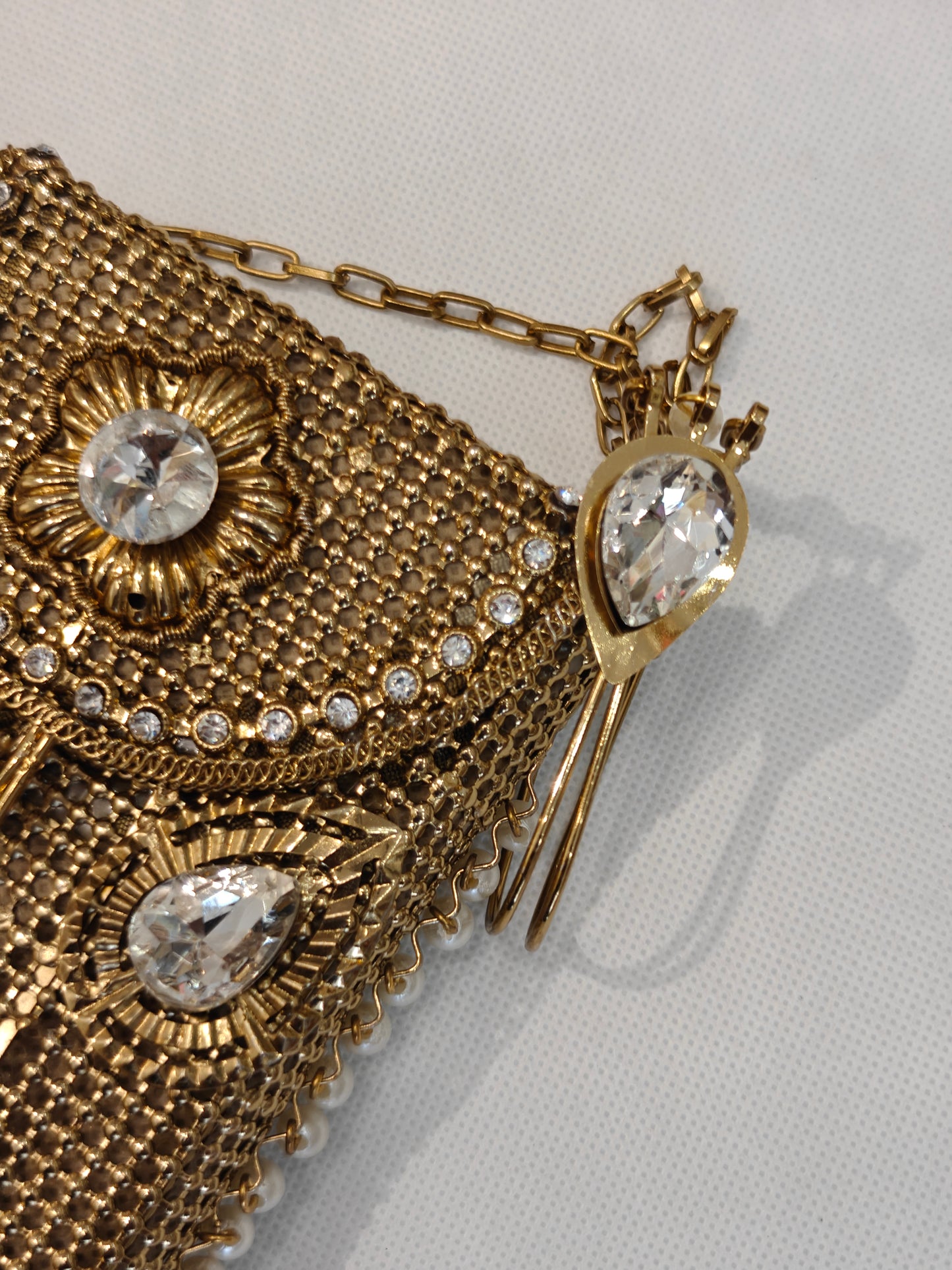 Gold Brass Mesh Bridal Mobile Purse with Crystals & Pearl Tassels | Wedding Clutch Bag – The Wedding Station