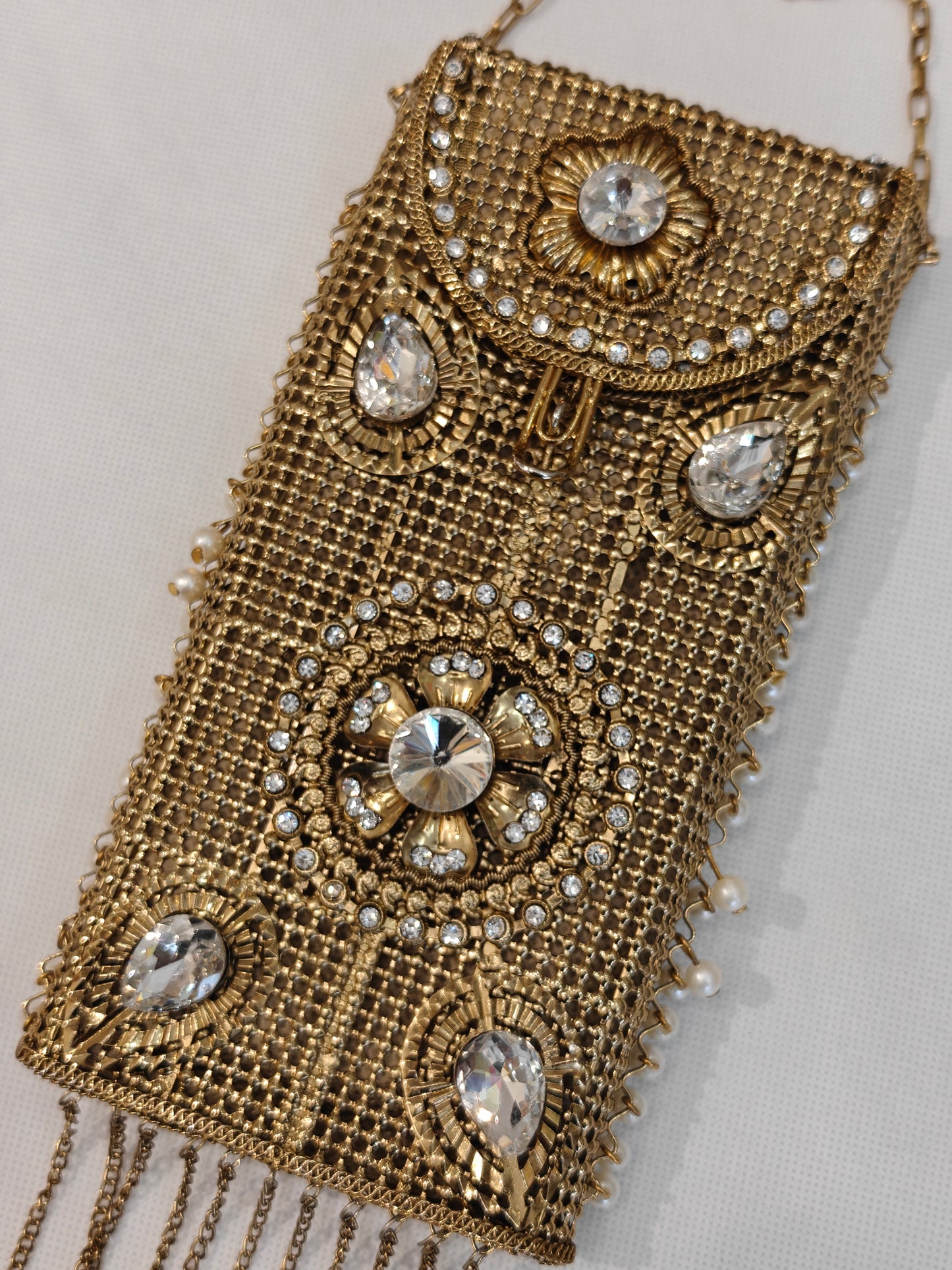 Gold Brass Mesh Bridal Mobile Purse with Crystals & Pearl Tassels | Wedding Clutch Bag – The Wedding Station