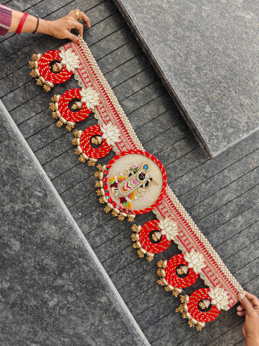 Beaded Shrinathji Krishna figure on devotional Bandhanwar